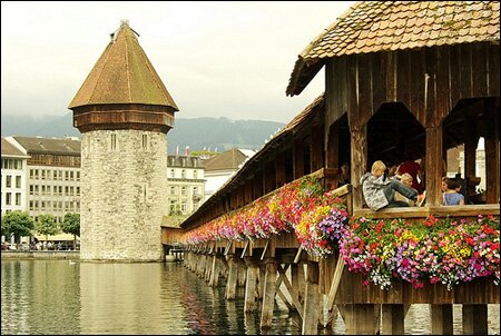 Sổ tay du lịch so tay du lich Sotaydulich Sotay Dulich Khampha Kham Pha Bui Cau go Chapel bieu tuong cua thanh pho Lucerne Switzerland