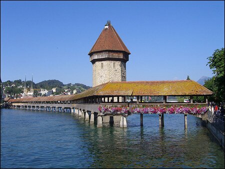 Sổ tay du lịch so tay du lich Sotaydulich Sotay Dulich Khampha Kham Pha Bui Cau go Chapel bieu tuong cua thanh pho Lucerne Switzerland