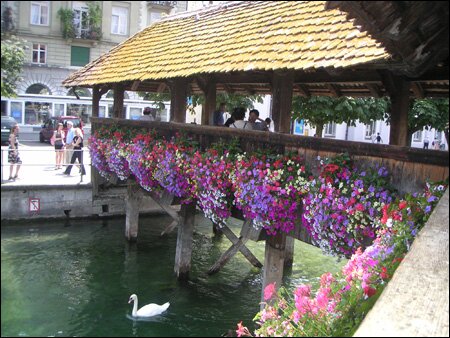 Sổ tay du lịch so tay du lich Sotaydulich Sotay Dulich Khampha Kham Pha Bui Cau go Chapel bieu tuong cua thanh pho Lucerne Switzerland