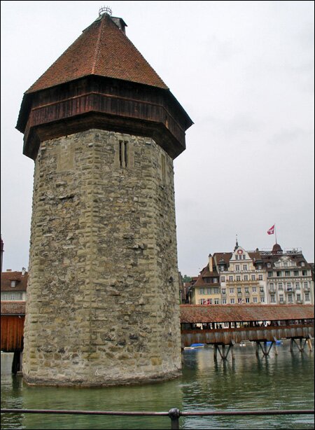 Sổ tay du lịch so tay du lich Sotaydulich Sotay Dulich Khampha Kham Pha Bui Cau go Chapel bieu tuong cua thanh pho Lucerne Switzerland