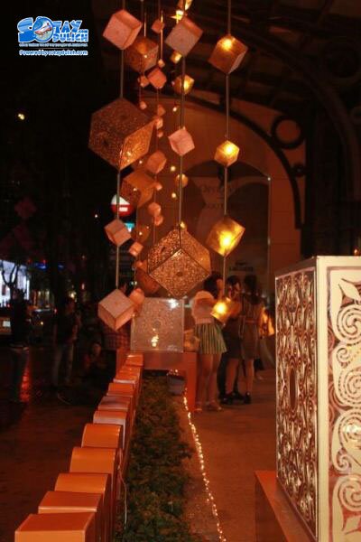 Sổ tay du lịch so tay du lich Sotaydulich Sotay Dulich Khampha Kham Pha Bui Dao pho Sai Gon don giang sinh