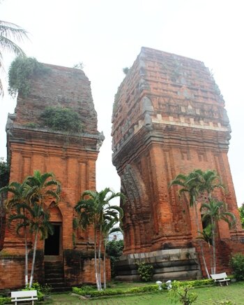 Sổ tay du lịch so tay du lich Sotaydulich Sotay Dulich Khampha Kham Pha Bui Net doc dao Thap doi o Binh Dinh