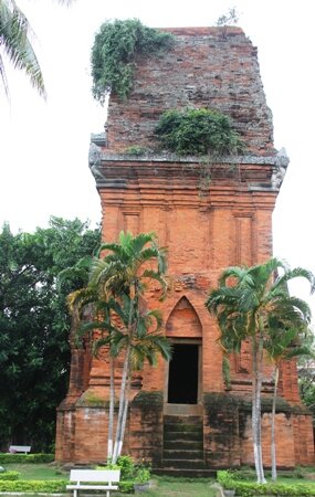 Sổ tay du lịch so tay du lich Sotaydulich Sotay Dulich Khampha Kham Pha Bui Net doc dao Thap doi o Binh Dinh
