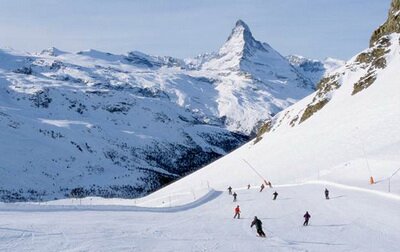 Sổ tay du lịch so tay du lich Sotaydulich Sotay Dulich Khampha Kham Pha Bui Don giang sinh o khu truot tuyet noi tieng Zermatt