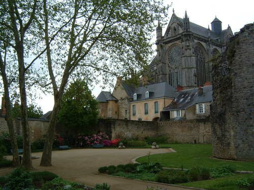 Sổ tay du lịch so tay du lich Sotaydulich Sotay Dulich Khampha Kham Pha Bui Vong quanh nuoc Phap Tour de France Le Mans Thanh pho cua bo mon dua xe 