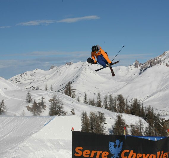 Sổ tay du lịch so tay du lich Sotaydulich Sotay Dulich Khampha Kham Pha Bui Vong quanh nuoc Phap Tour de France Serre Chevalier khu nghi mat hai mua o Phap
