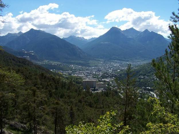 Sổ tay du lịch so tay du lich Sotaydulich Sotay Dulich Khampha Kham Pha Bui Vong quanh nuoc Phap Tour de France Serre Chevalier khu nghi mat hai mua o Phap