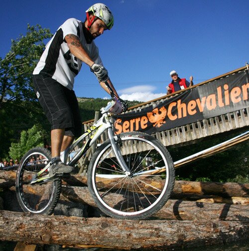 Sổ tay du lịch so tay du lich Sotaydulich Sotay Dulich Khampha Kham Pha Bui Vong quanh nuoc Phap Tour de France Serre Chevalier khu nghi mat hai mua o Phap