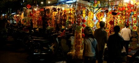 Sổ tay du lịch so tay du lich Sotaydulich Sotay Dulich Khampha Kham Pha Bui Pho nguoi Hoa o Sai Gon do ruc don Tet