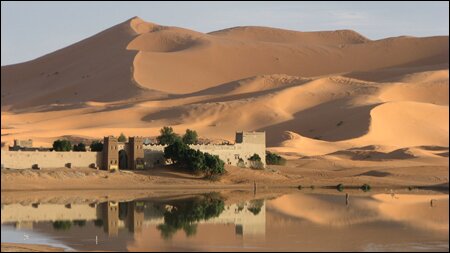 Sổ tay du lịch so tay du lich Sotaydulich Sotay Dulich Khampha Kham Pha Bui Cuoi lac da tham quan con cat Erg Chebbi xinh dep o Morocco