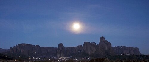  Sổ tay du lịch so tay du lich Sotaydulich Sotay Dulich Khampha Kham Pha Bui Su loi cuon ky dieu cua tu vien Meteora