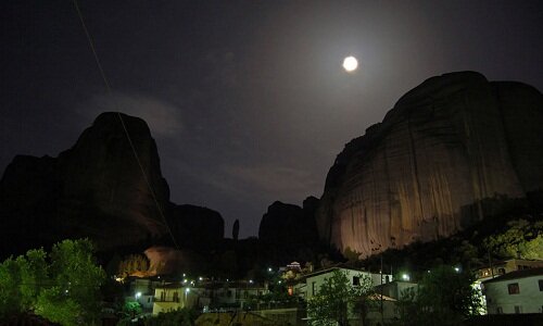  Sổ tay du lịch so tay du lich Sotaydulich Sotay Dulich Khampha Kham Pha Bui Su loi cuon ky dieu cua tu vien Meteora