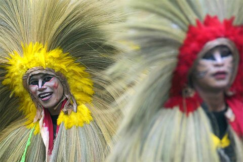 Sổ tay du lịch so tay du lich Sotaydulich Sotay Dulich Khampha Kham Pha Bui Chau A ron rang don Tet Nguoi dan A chau tung bung don Tet con rong