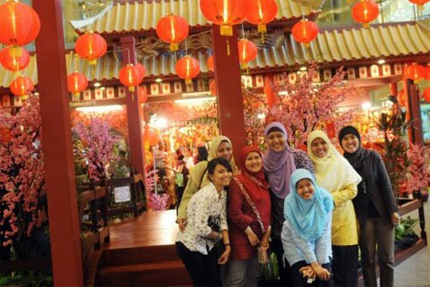 Sổ tay du lịch so tay du lich Sotaydulich Sotay Dulich Khampha Kham Pha Bui Chau A ron rang don Tet Nguoi dan A chau tung bung don Tet con rong