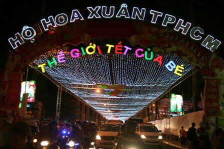 Sổ tay du lịch so tay du lich Sotaydulich Sotay Dulich Khampha Kham Pha Bui Khai hoi hoa Xuan 2012 don nam rong