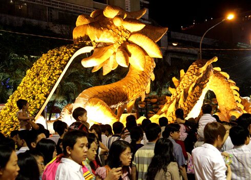 Sổ tay du lịch so tay du lich Sotaydulich Sotay Dulich Khampha Kham Pha Bui Khong khi nao nuc o Sai Gon xem phao hoa nam moi