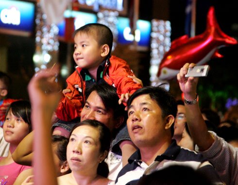 Sổ tay du lịch so tay du lich Sotaydulich Sotay Dulich Khampha Kham Pha Bui Khong khi nao nuc o Sai Gon xem phao hoa nam moi