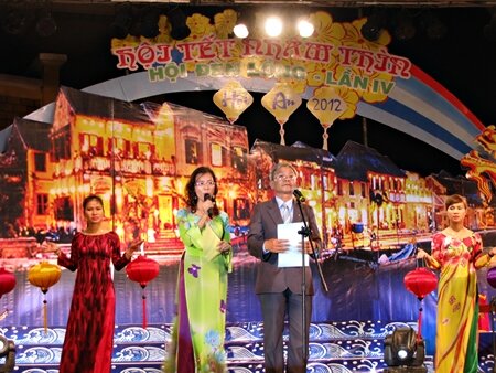 Sổ tay du lịch so tay du lich Sotaydulich Sotay Dulich Khampha Kham Pha Bui Ruc ro den long trong dem giao thua