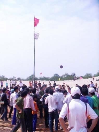 Sổ tay du lịch so tay du lich Sotaydulich Sotay Dulich Khampha Kham Pha Bui Den lang Cam Pho vui hoi cuop cu