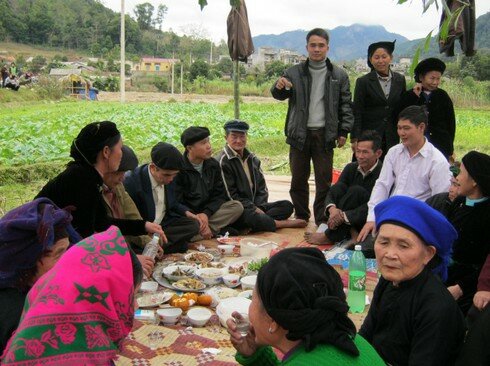 Sổ tay du lịch so tay du lich Sotaydulich Sotay Dulich Khampha Kham Pha Bui Ve Ha Giang vui le hoi nem con cua Nguoi Tay