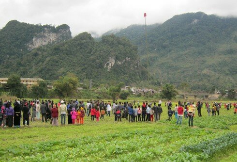 Sổ tay du lịch so tay du lich Sotaydulich Sotay Dulich Khampha Kham Pha Bui Ve Ha Giang vui le hoi nem con cua Nguoi Tay
