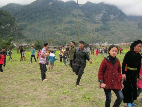 Sổ tay du lịch so tay du lich Sotaydulich Sotay Dulich Khampha Kham Pha Bui Ve Ha Giang vui le hoi nem con cua Nguoi Tay