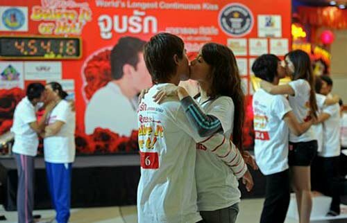 Sổ tay du lịch so tay du lich Sotaydulich Sotay Dulich Khampha Kham Pha Bui Khong khi Valentine ron rang khap the gioi