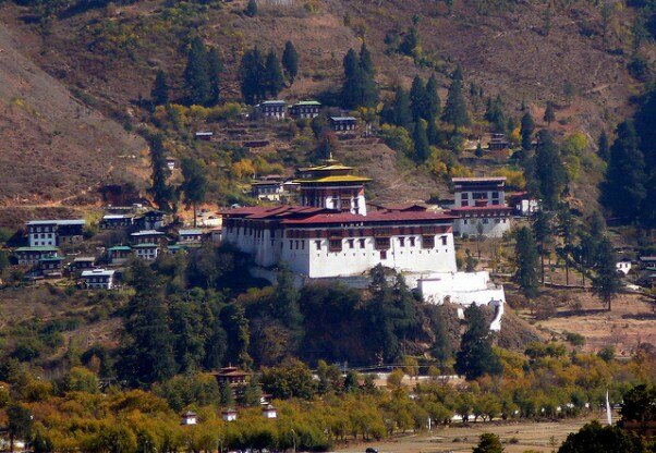 Sổ tay du lịch so tay du lich Sotaydulich Sotay Dulich Khampha Kham Pha Bui Paro Dzong doa hoa giua dai ngan Bhutan