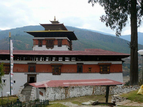 Sổ tay du lịch so tay du lich Sotaydulich Sotay Dulich Khampha Kham Pha Bui Paro Dzong doa hoa giua dai ngan Bhutan