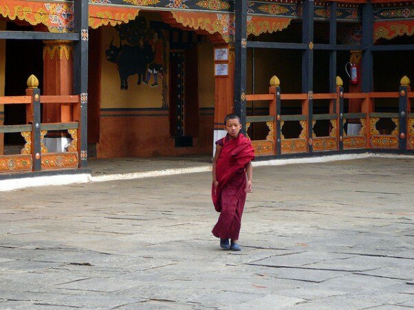 Sổ tay du lịch so tay du lich Sotaydulich Sotay Dulich Khampha Kham Pha Bui Paro Dzong doa hoa giua dai ngan Bhutan