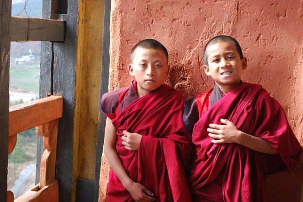  Sổ tay du lịch so tay du lich Sotaydulich Sotay Dulich Khampha Kham Pha Bui Paro Dzong doa hoa giua dai ngan Bhutan