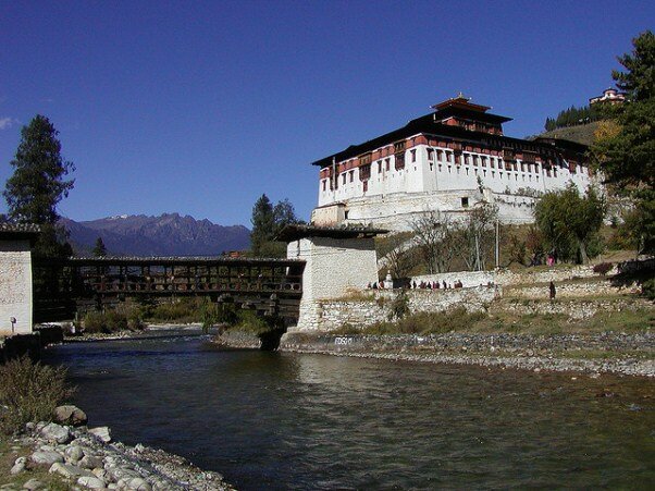  Sổ tay du lịch so tay du lich Sotaydulich Sotay Dulich Khampha Kham Pha Bui Paro Dzong doa hoa giua dai ngan Bhutan