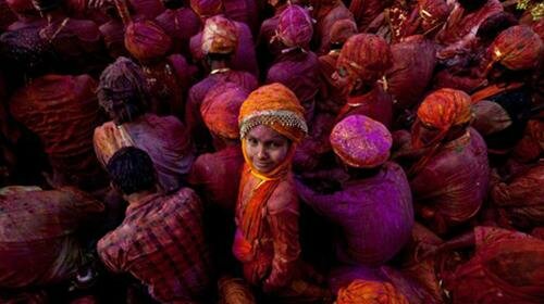 Sổ tay du lịch so tay du lich Sotaydulich Sotay Dulich Khampha Kham Pha Bui Le hoi Holi ruc ro sac mau o An Do