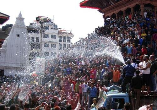 Sổ tay du lịch so tay du lich Sotaydulich Sotay Dulich Khampha Kham Pha Bui Le hoi Holi ruc ro sac mau o An Do