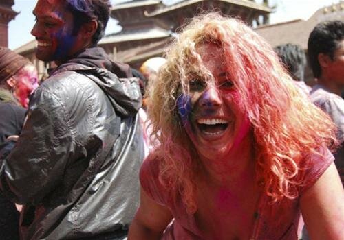 Sổ tay du lịch so tay du lich Sotaydulich Sotay Dulich Khampha Kham Pha Bui Le hoi Holi ruc ro sac mau o An Do