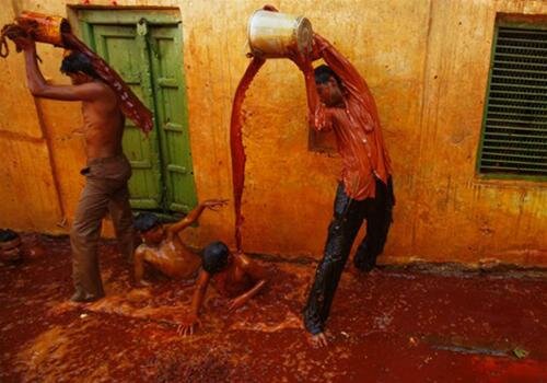 Sổ tay du lịch so tay du lich Sotaydulich Sotay Dulich Khampha Kham Pha Bui Le hoi Holi ruc ro sac mau o An Do
