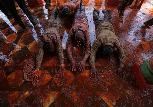 Sổ tay du lịch so tay du lich Sotaydulich Sotay Dulich Khampha Kham Pha Bui Le hoi Holi ruc ro sac mau o An Do