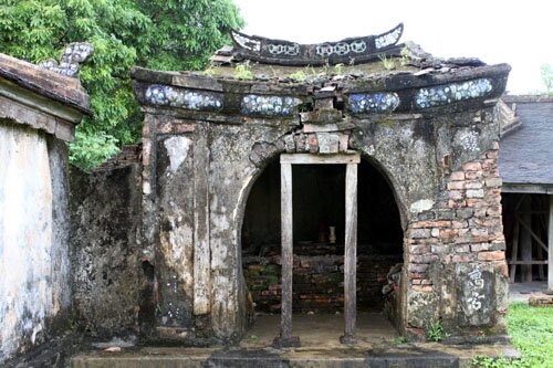 sổ tay du lịch_sổ tay_du lịch_so tay du lịch_sotay_dulich_so tay_ du lich_huế_điện voi ré_long châu miếu_hổ quyền_thăng trầm di tích_về với Huế thương
