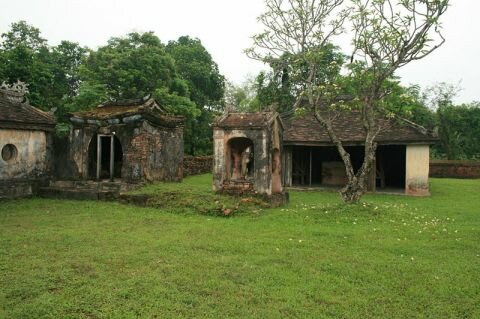 sổ tay du lịch_sổ tay_du lịch_so tay du lịch_sotay_dulich_so tay_ du lich_huế_điện voi ré_long châu miếu_hổ quyền_thăng trầm di tích_về với Huế thương