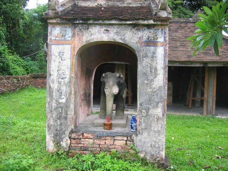 sổ tay du lịch_sổ tay_du lịch_so tay du lịch_sotay_dulich_so tay_ du lich_huế_điện voi ré_long châu miếu_hổ quyền_thăng trầm di tích_về với Huế thương