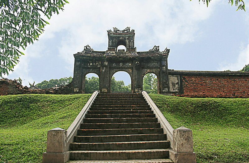 sổ tay du lịch_sổ tay_du lịch_so tay du lịch_sotay_dulich_so tay_ du lich_huế_điện voi ré_long châu miếu_hổ quyền_thăng trầm di tích_về với Huế thương