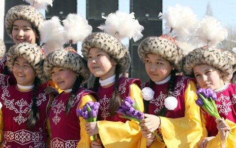Sổ tay du lịch so tay du lich Sotaydulich Sotay Dulich Khampha Kham Pha Bui Nguoi Ba Tu tung bung don nam moi
