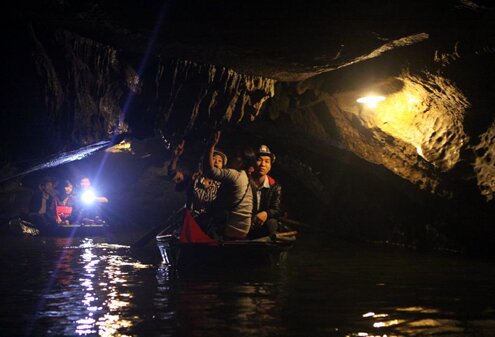 Sổ tay du lịch so tay du lich Sotaydulich Sotay Dulich Khampha Kham Pha Bui Nhung hang dong ky ao o Ninh Binh