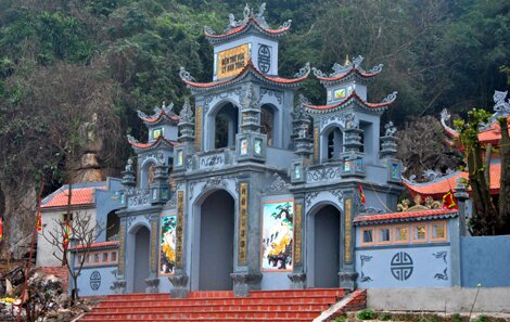 Sổ tay du lịch so tay du lich Sotaydulich Sotay Dulich Khampha Kham Pha Bui Van Hai linh tu diem du lich tam linh cua Van Don