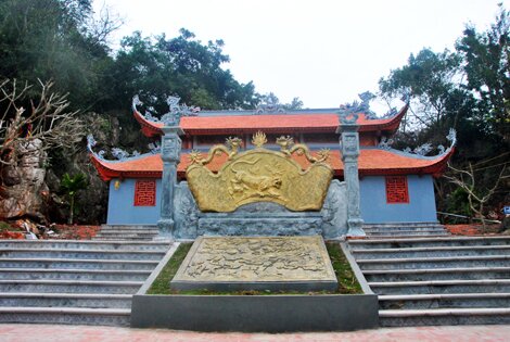 Sổ tay du lịch so tay du lich Sotaydulich Sotay Dulich Khampha Kham Pha Bui Van Hai linh tu diem du lich tam linh cua Van Don