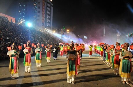Sổ tay du lịch so tay du lich Sotaydulich Sotay Dulich Khampha Kham Pha Bui Le hoi Carnaval Ha Long 2012 se co 10000 cho ngoi