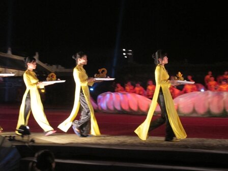  Sổ tay du lịch so tay du lich Sotaydulich Sotay Dulich Khampha Kham Pha Bui Tai hien khong gian Dem Hoang Cung trong Festival Hue 2012
