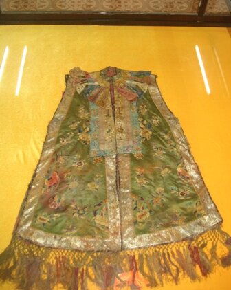 Sổ tay du lịch so tay du lich Sotaydulich Sotay Dulich Khampha Kham Pha Bui Chiem nguong 12 bo trang phuc cung dinh nguyen quy hiem