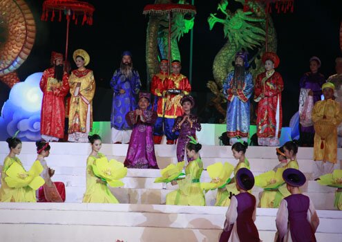 Sổ tay du lịch so tay du lich Sotaydulich Sotay Dulich Khampha Kham Pha Bui Thien ha thai binh ruc sang tren song Huong