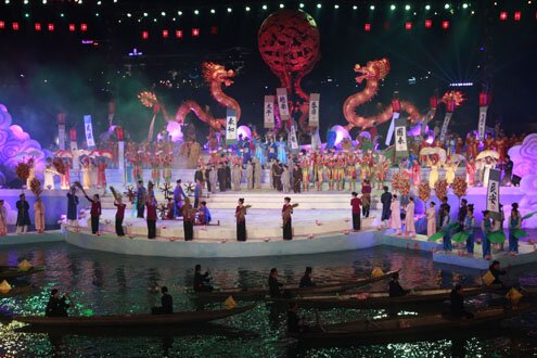 Sổ tay du lịch so tay du lich Sotaydulich Sotay Dulich Khampha Kham Pha Bui Thien ha thai binh ruc sang tren song Huong